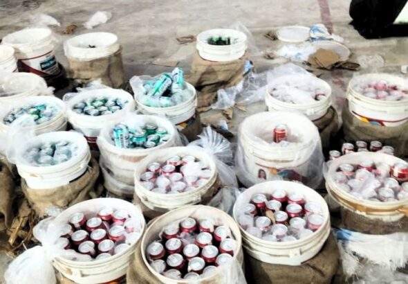 समस्तीपुर न्यूज़: अमेजॉन कूरियर के नाम पर शराब की तस्करी, पुलिस ने भारी मात्रा में बियर और शराब की जब्त | Samastipur Express