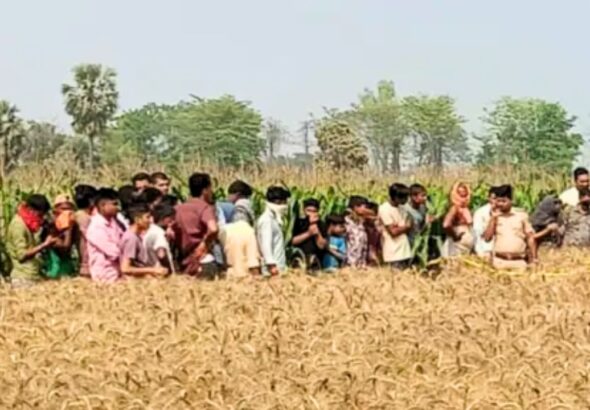 समस्तीपुर न्यूज़: मुसरीघरारी में गेहूं के खेत में मिला युवक का अज्ञात शव, तेजाब से जलाया चेहरा; इलाके में सनसनी | Samastipur Express